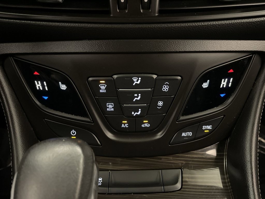 Used 2020 Buick Envision Essence image 12