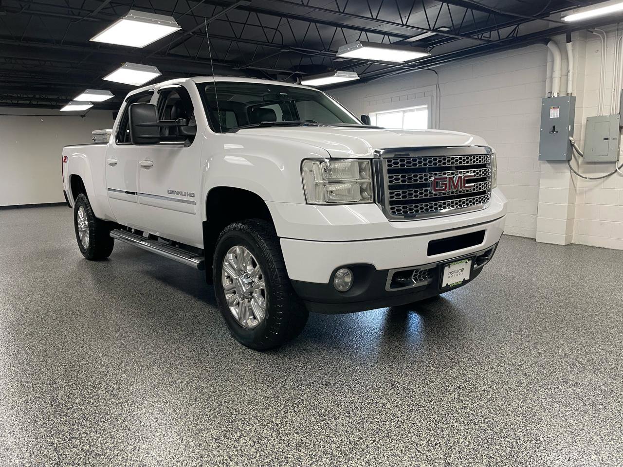 Used 2013 GMC Sierra 2500 Denali w/ Suspension Package, Off-Road image 23