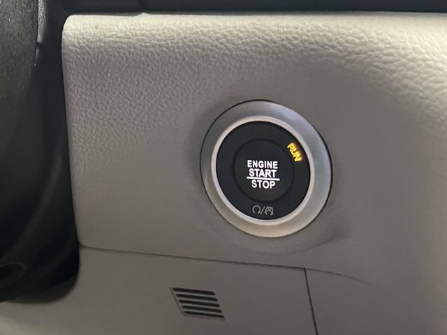 Used 2023 Chrysler Pacifica Touring-L FWD image 37