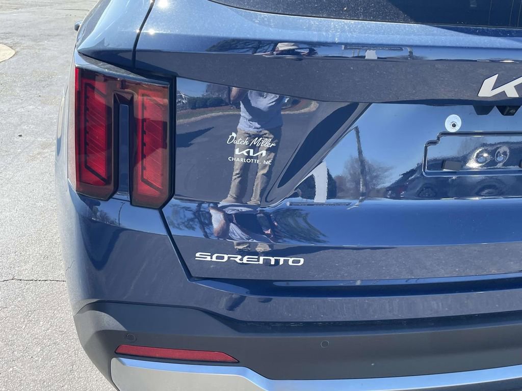 Certified 2025 Kia Sorento S w/ Panoramic Sunroof Package image 12