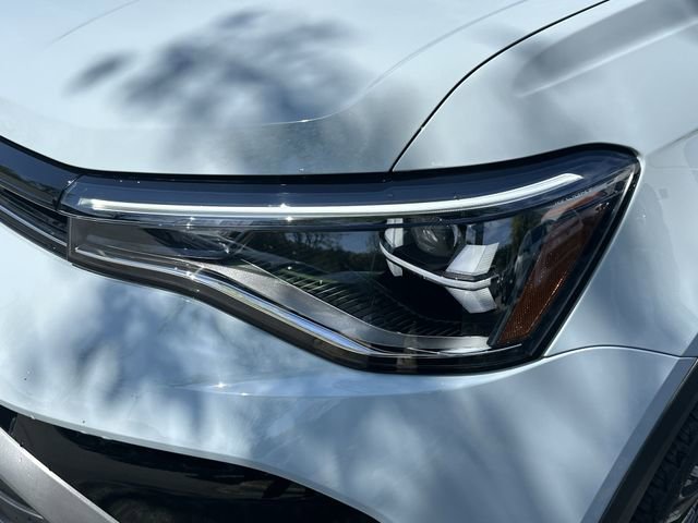 New 2026 Volkswagen Taos SE FWD image 9