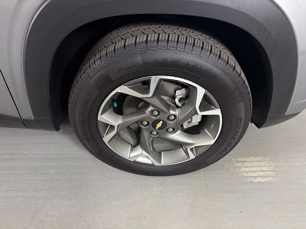 Used 2024 Chevrolet Trax LT FWD image 14