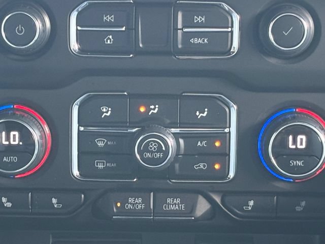 Used 2024 Chevrolet Suburban Z71 w/ Luxury Package AWD/4WD image 5