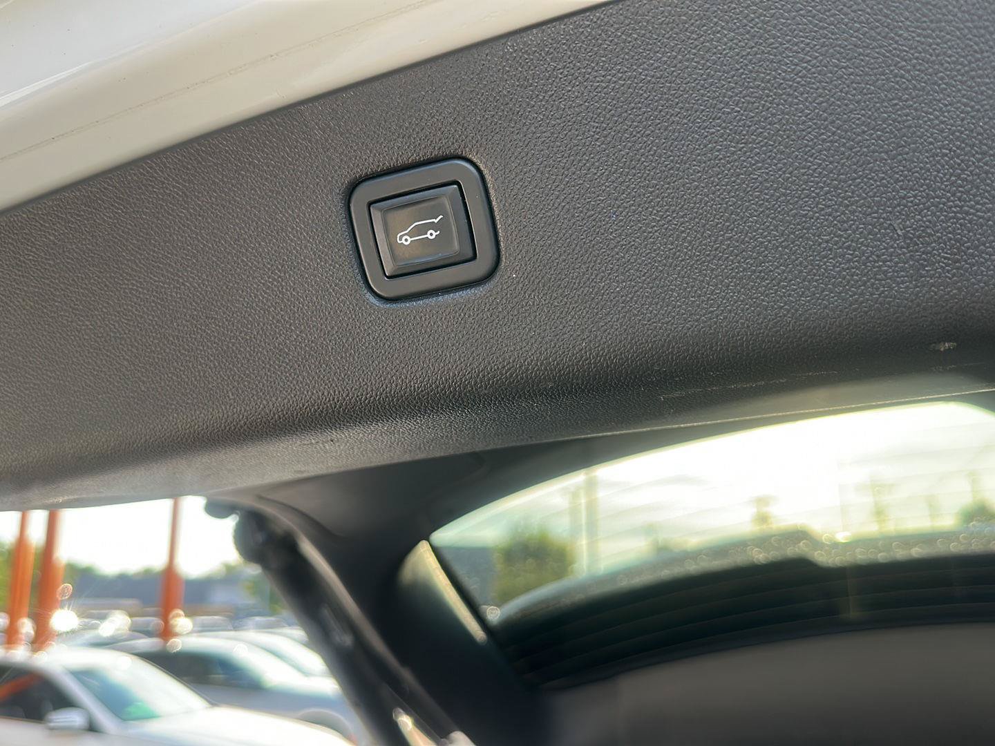 Used 2020 Chevrolet Blazer LT FWD image 16