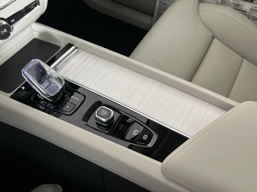 New 2026 Volvo XC60 T8 Ultra w/ Protection Package Premier image 17