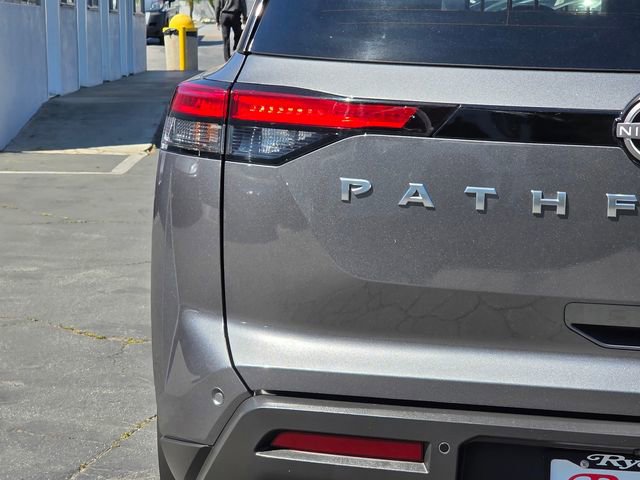 Used 2024 Nissan Pathfinder S image 8