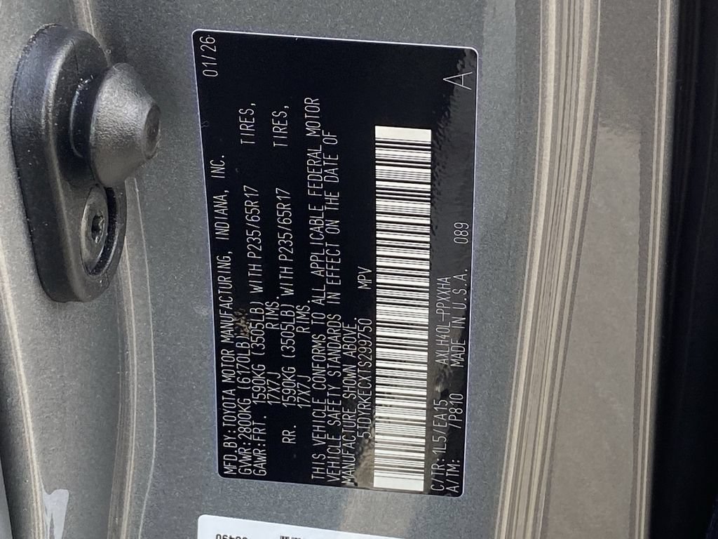 Certified 2026 Toyota Sienna XLE FWD image 38