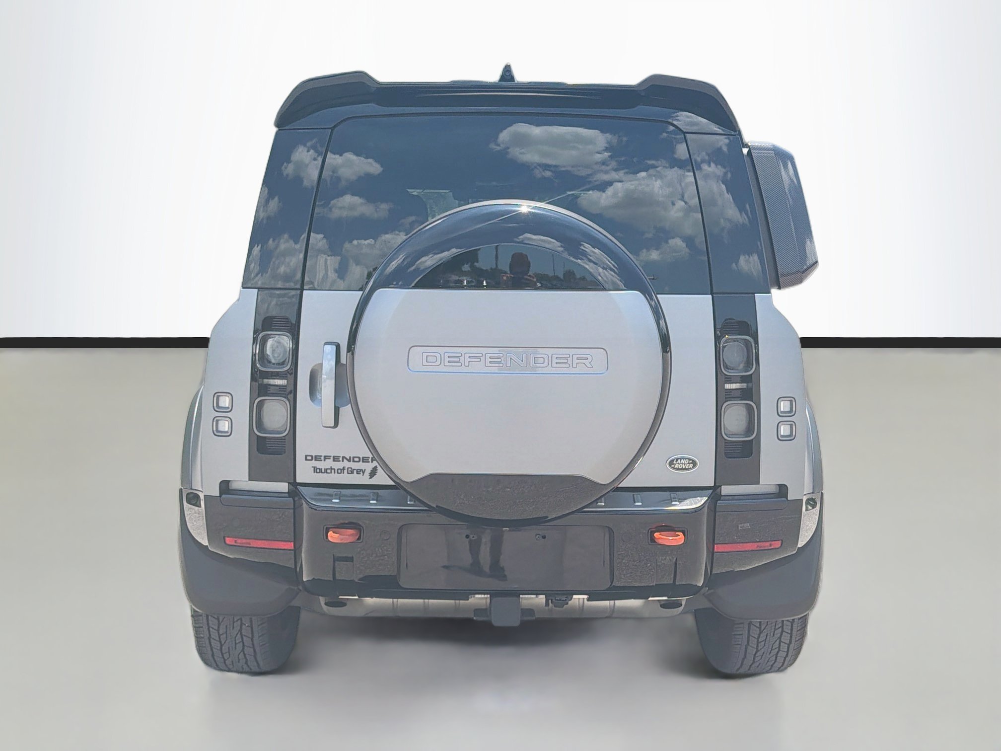 Used 2023 Land Rover Defender 110 X AWD/4WD image 4