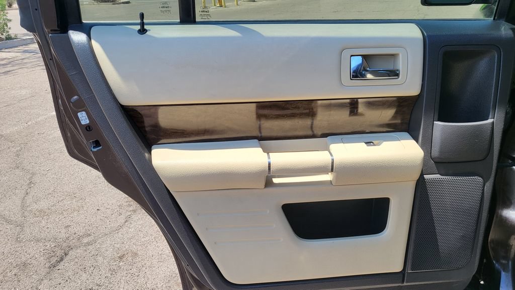 Used 2014 Ford Flex Limited w/ Equipment Group 303A AWD/4WD image 25