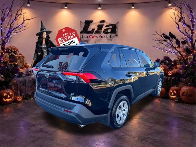 Used 2023 Toyota RAV4 LE AWD/4WD image 3