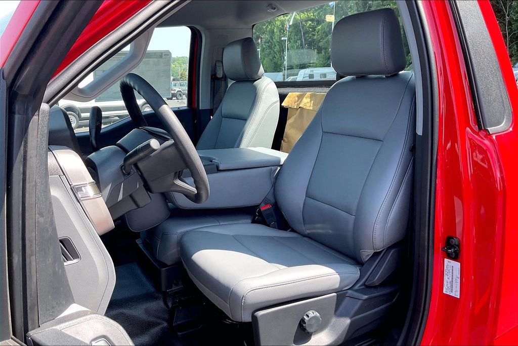 New 2025 Ford F550 2WD Regular Cab Super Duty w/ XL Chrome Package image 9