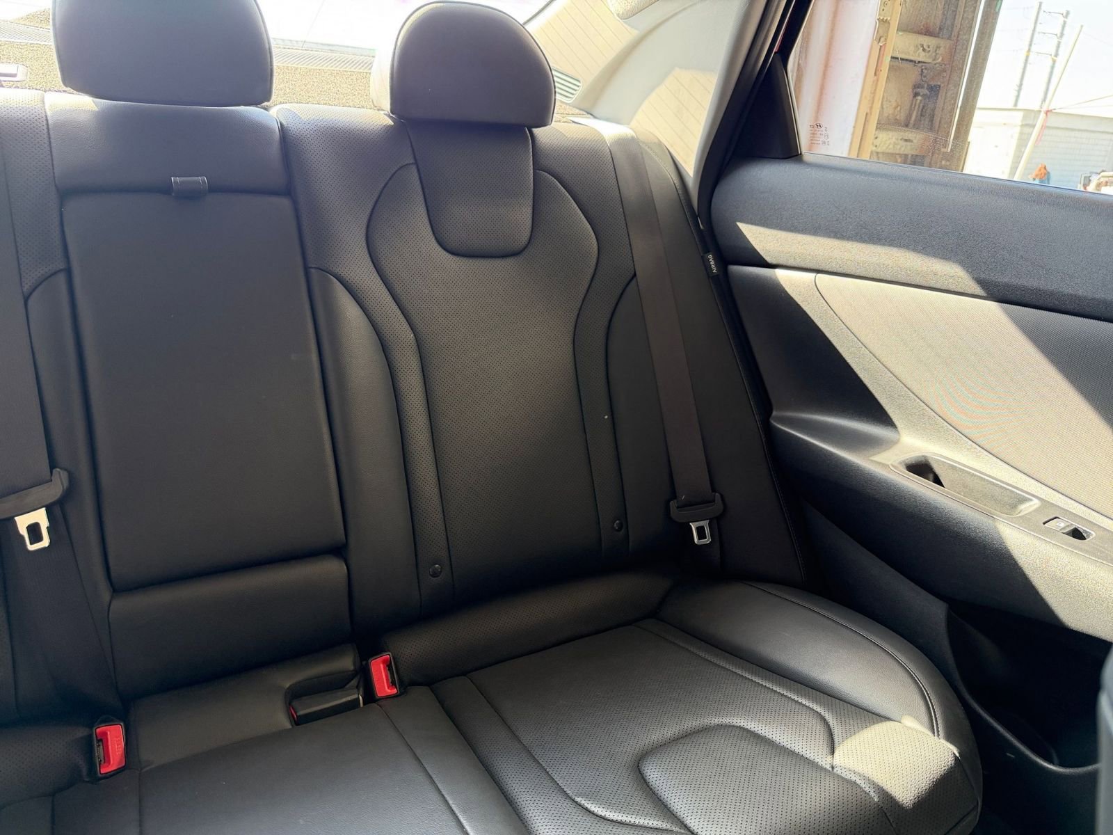 Used 2025 Hyundai Elantra Limited image 39