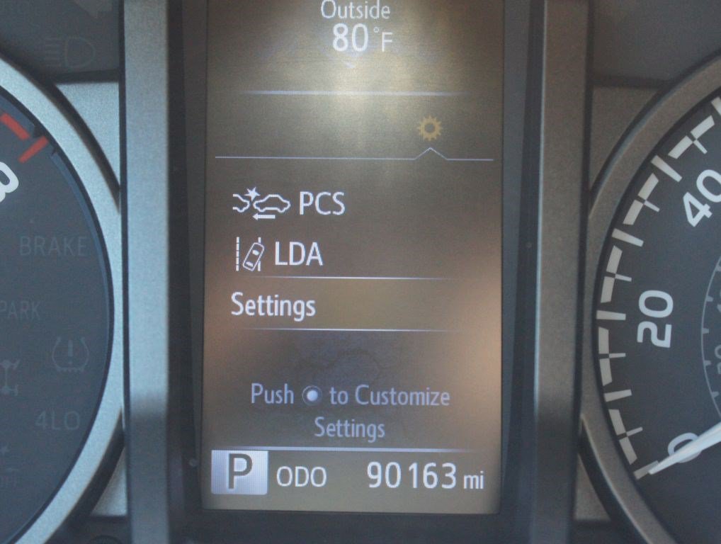 Used 2020 Toyota Tacoma TRD Off-Road w/ Technology Package AWD/4WD image 4