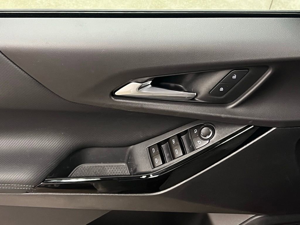 New 2026 Chevrolet Equinox LT image 12