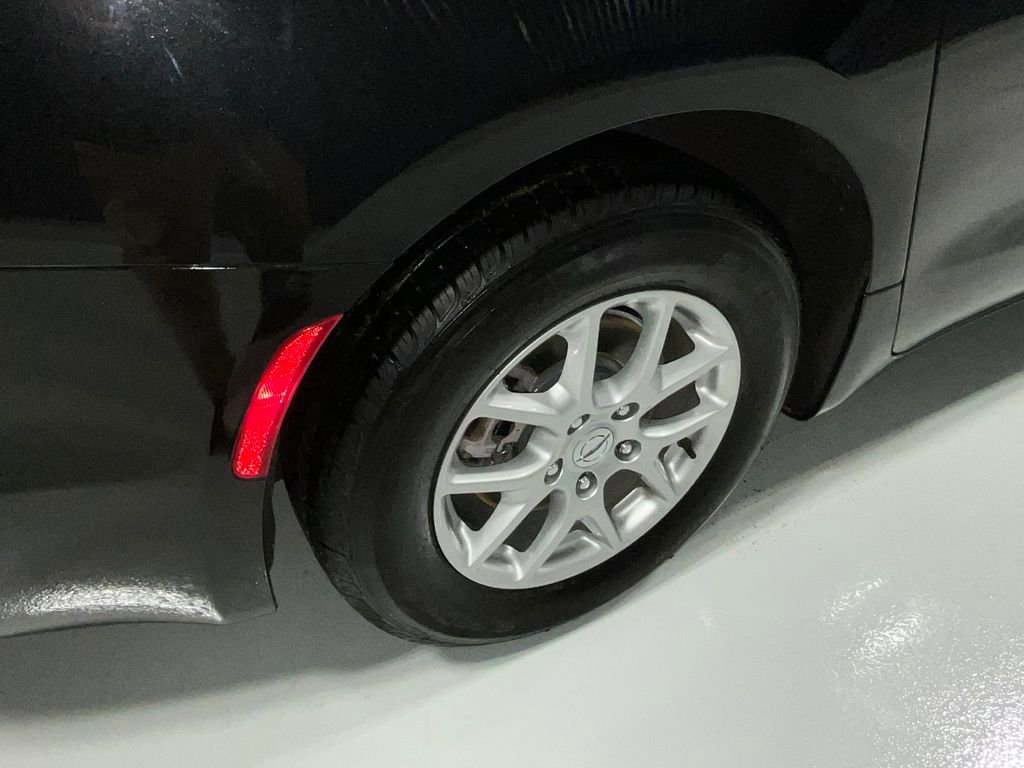 Used 2024 Chrysler Pacifica Touring-L image 12