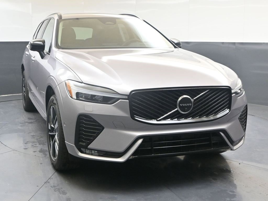 New 2026 Volvo XC60 B5 Plus w/ Climate Package image 8
