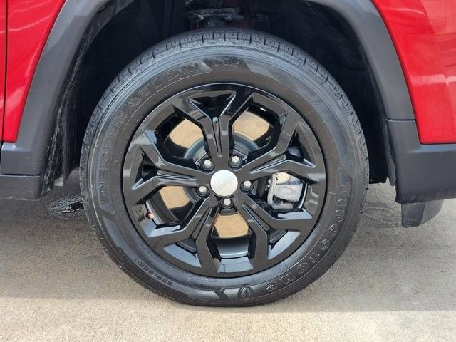 Used 2024 Jeep Compass Latitude image 10