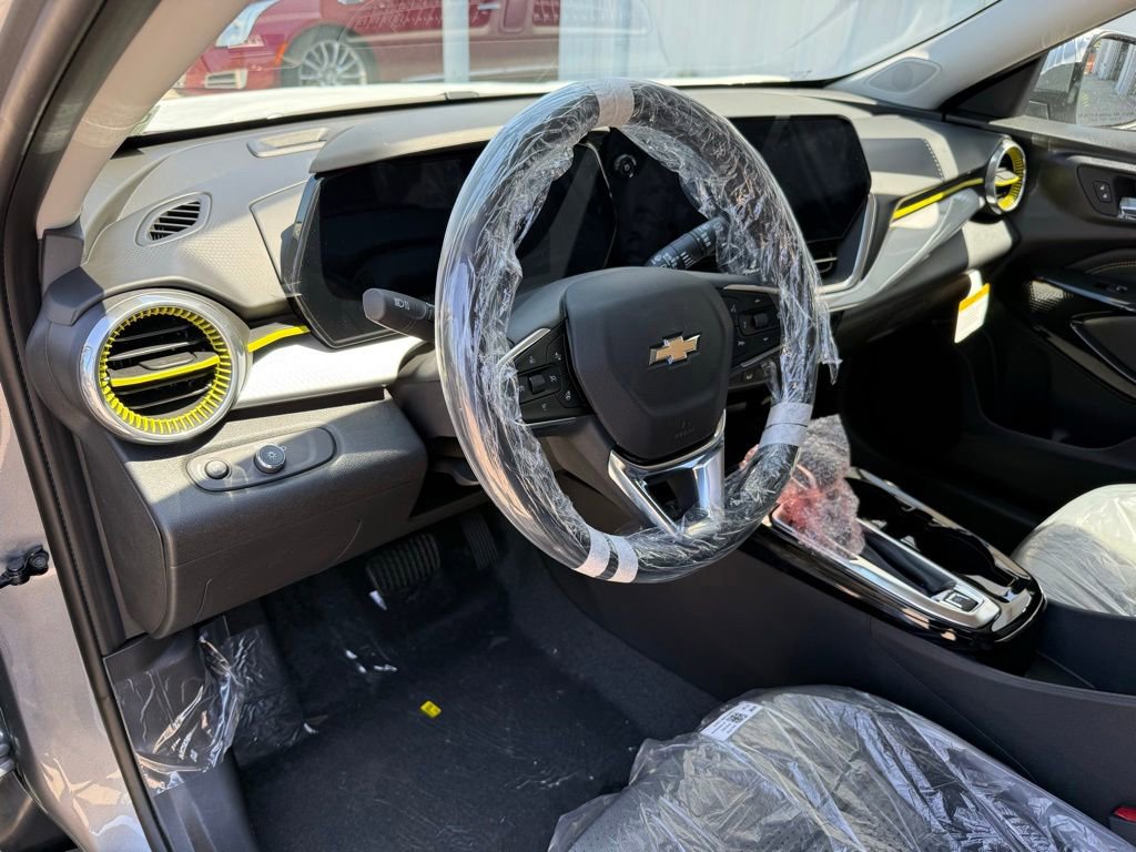 New 2026 Chevrolet Trax LT w/ Driver Confidence Package FWD image 8