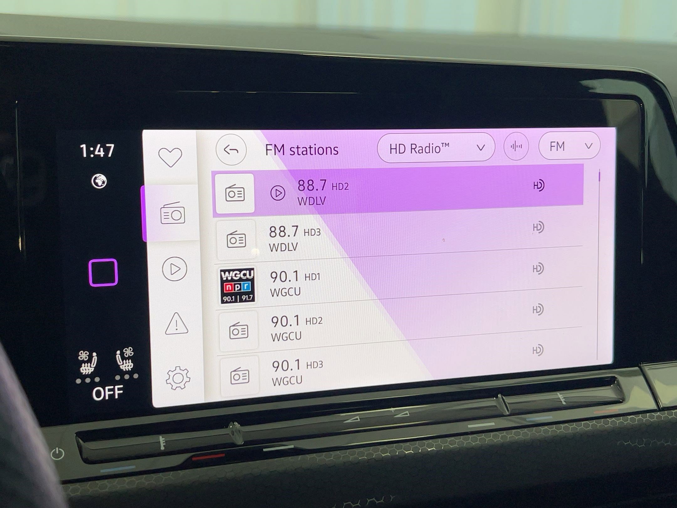 Certified 2024 Volkswagen GTI SE image 24