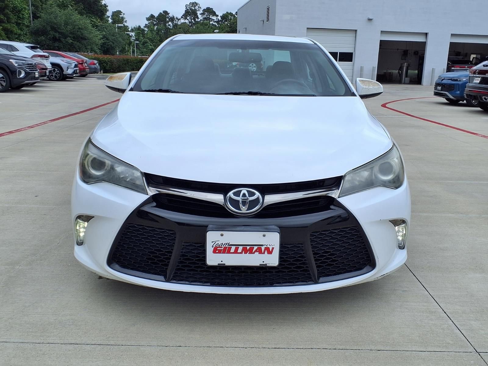 Used 2016 Toyota Camry XSE w/ Moonroof Package FWD image 2