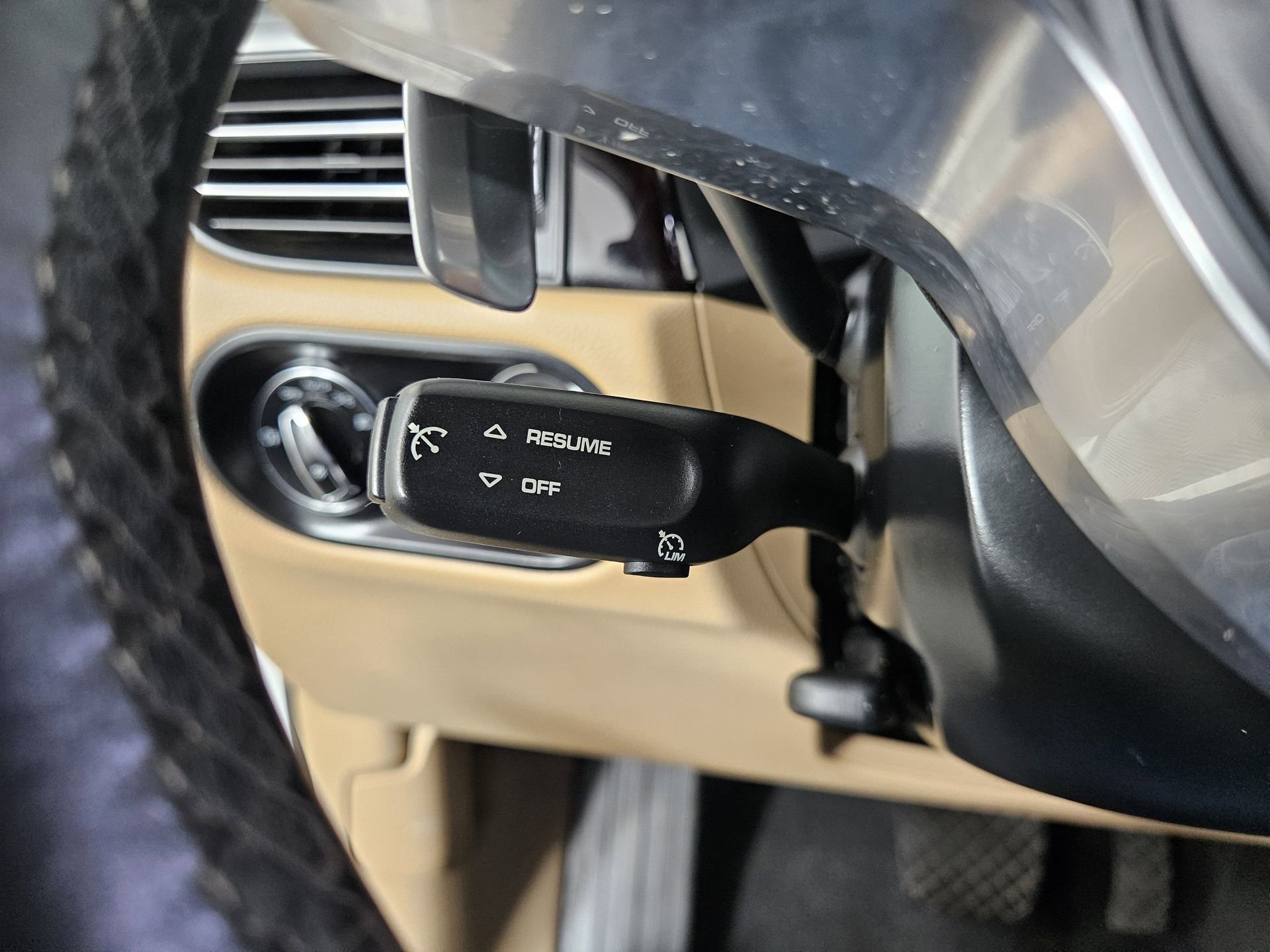 Used 2021 Porsche Macan AWD/4WD image 26