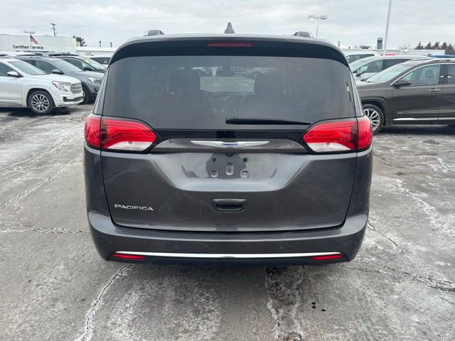 Used 2018 Chrysler Pacifica Touring-L Plus image 6