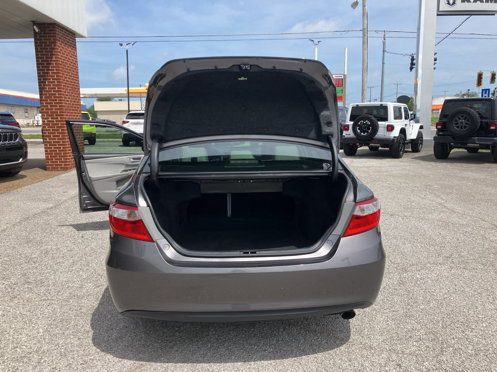 Used 2016 Toyota Camry XLE FWD image 27