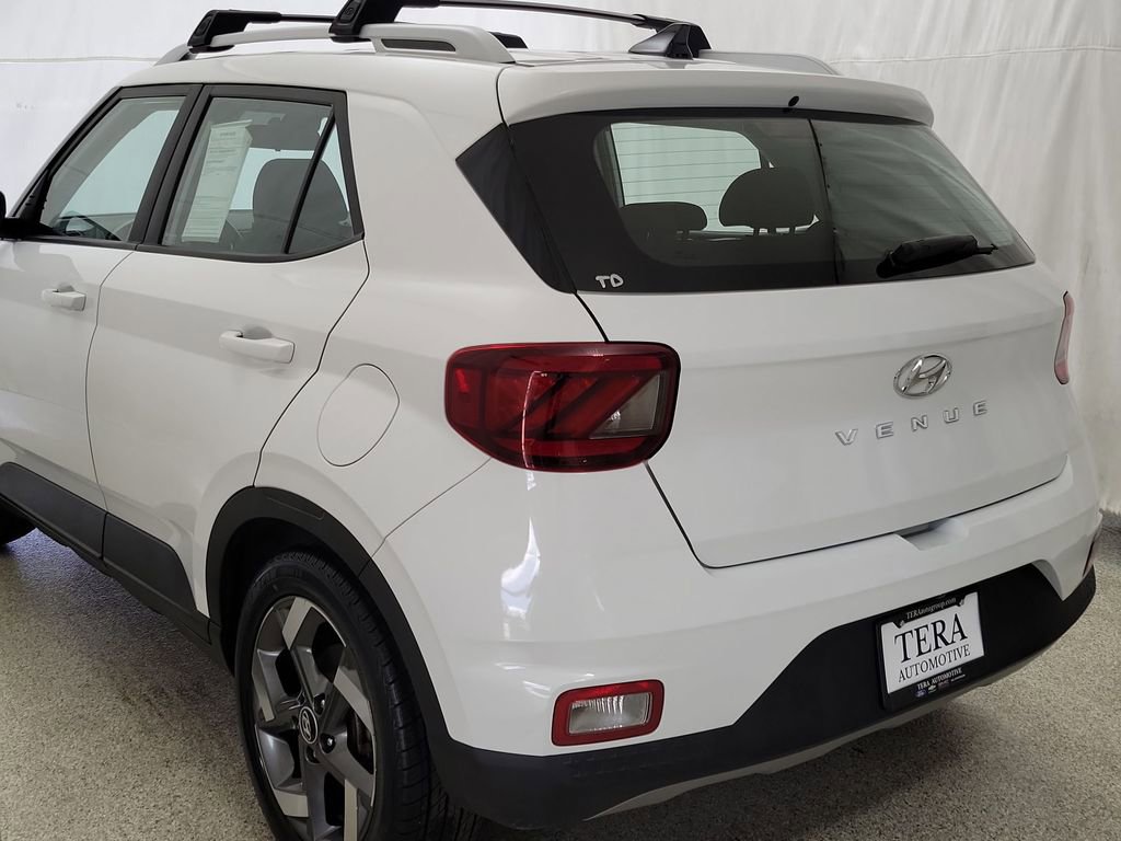 Used 2022 Hyundai Venue SEL image 6