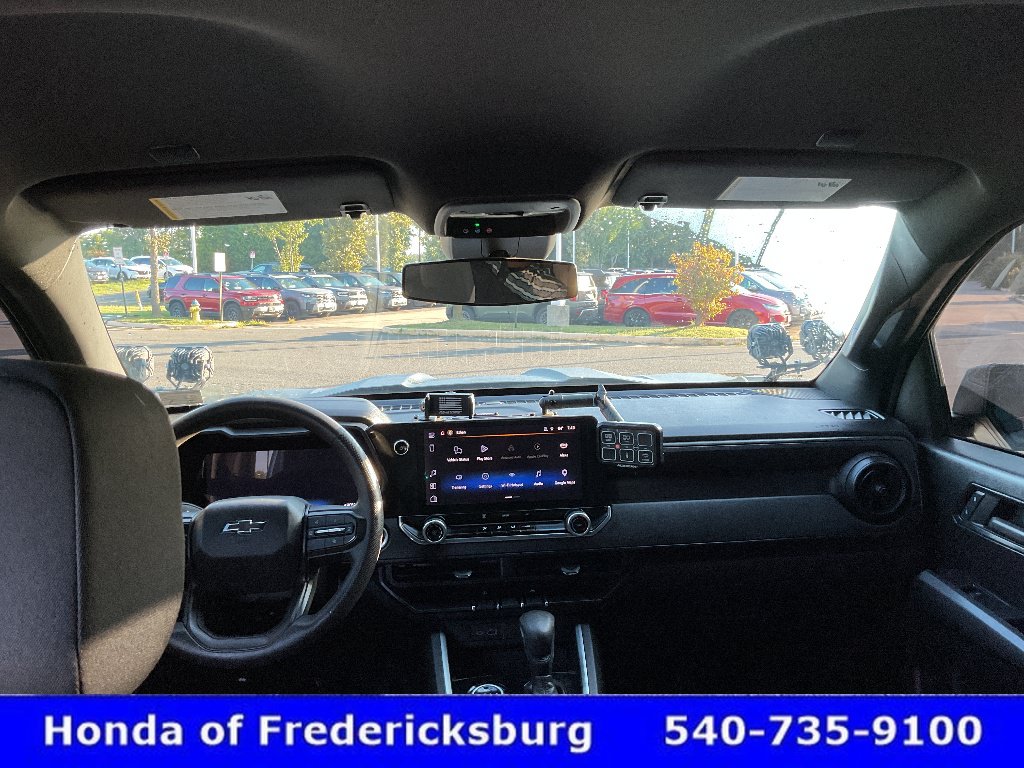 Used 2024 Chevrolet Colorado Trail Boss AWD/4WD image 38
