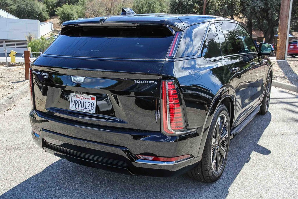 Used 2025 Cadillac Escalade IQ Sport 2 image 6