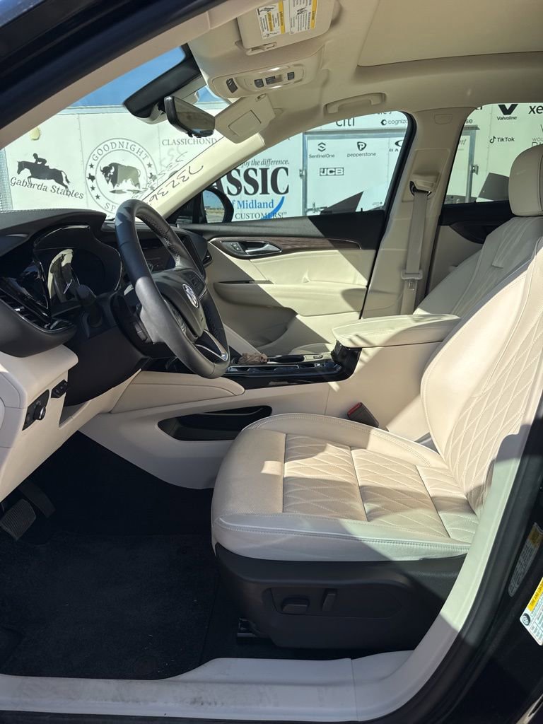 Used 2023 Buick Envision Avenir image 11