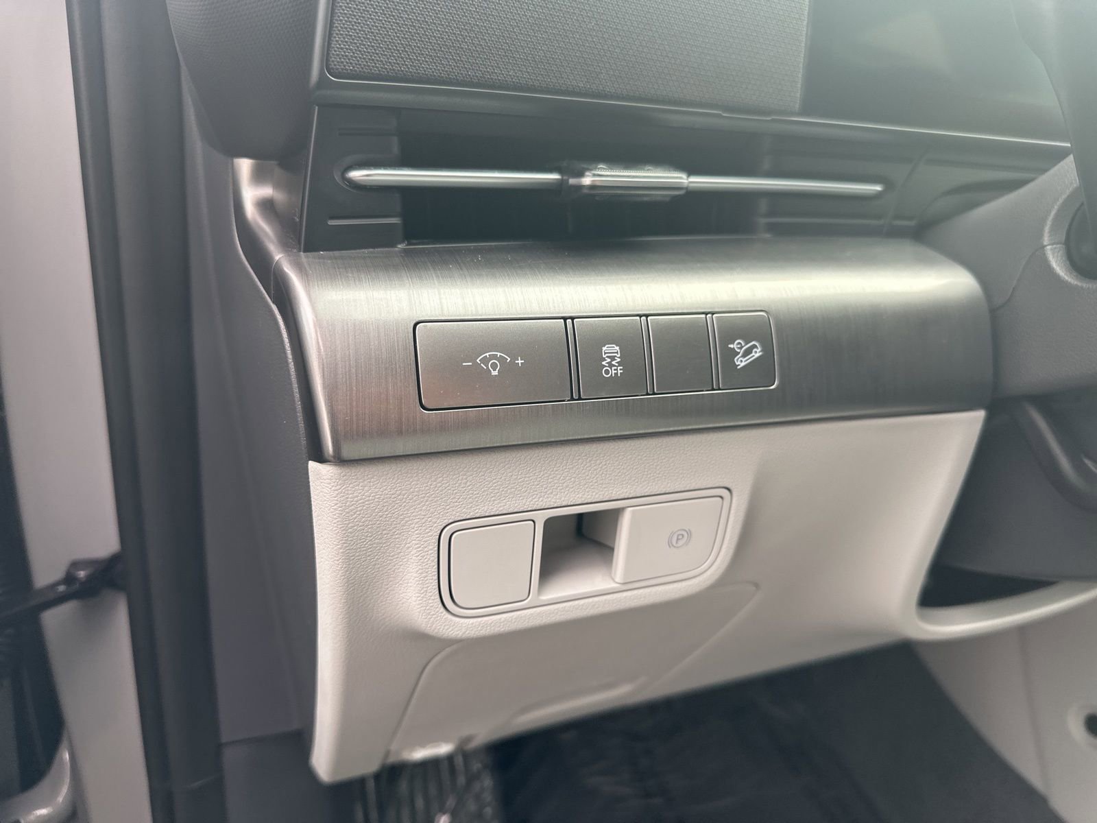 Used 2025 Hyundai Kona SEL image 13