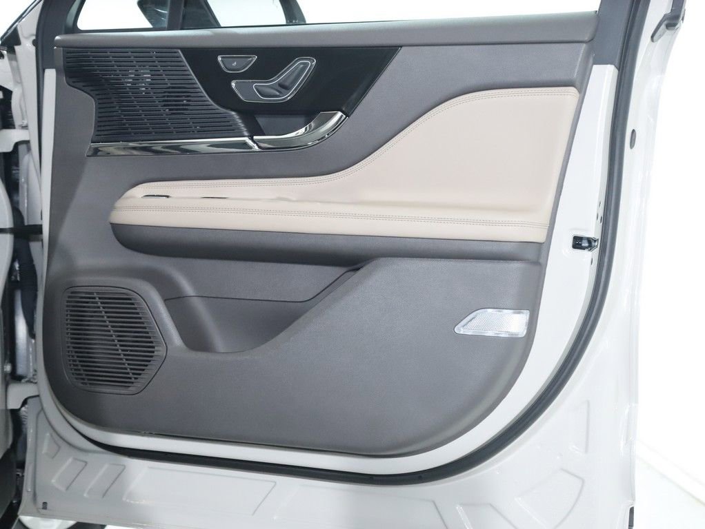 Certified 2022 Lincoln Corsair FWD image 38