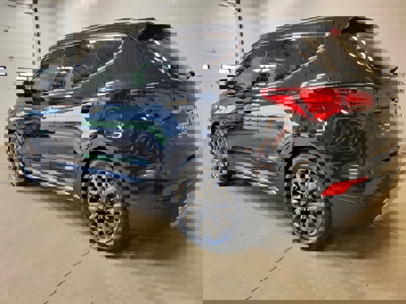 Used 2017 Hyundai Santa Fe Sport image 5