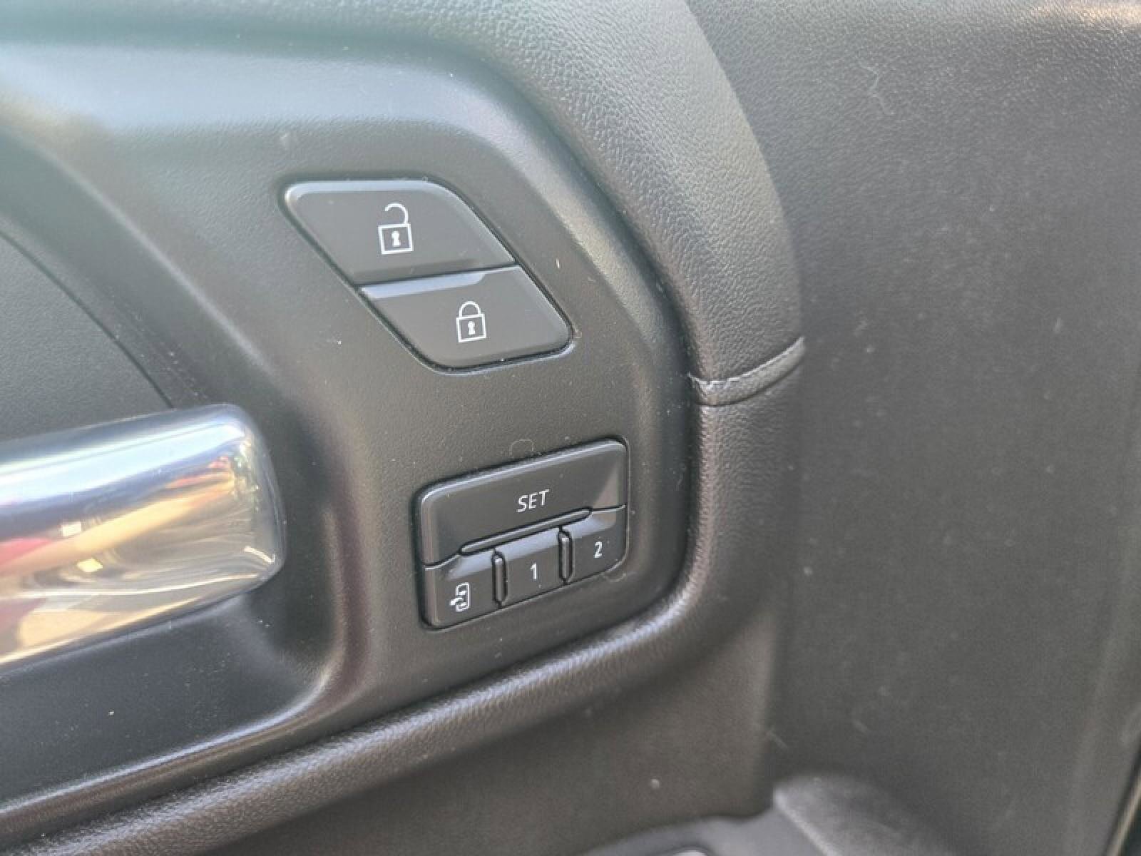 Used 2022 Chevrolet Silverado 1500 High Country image 23