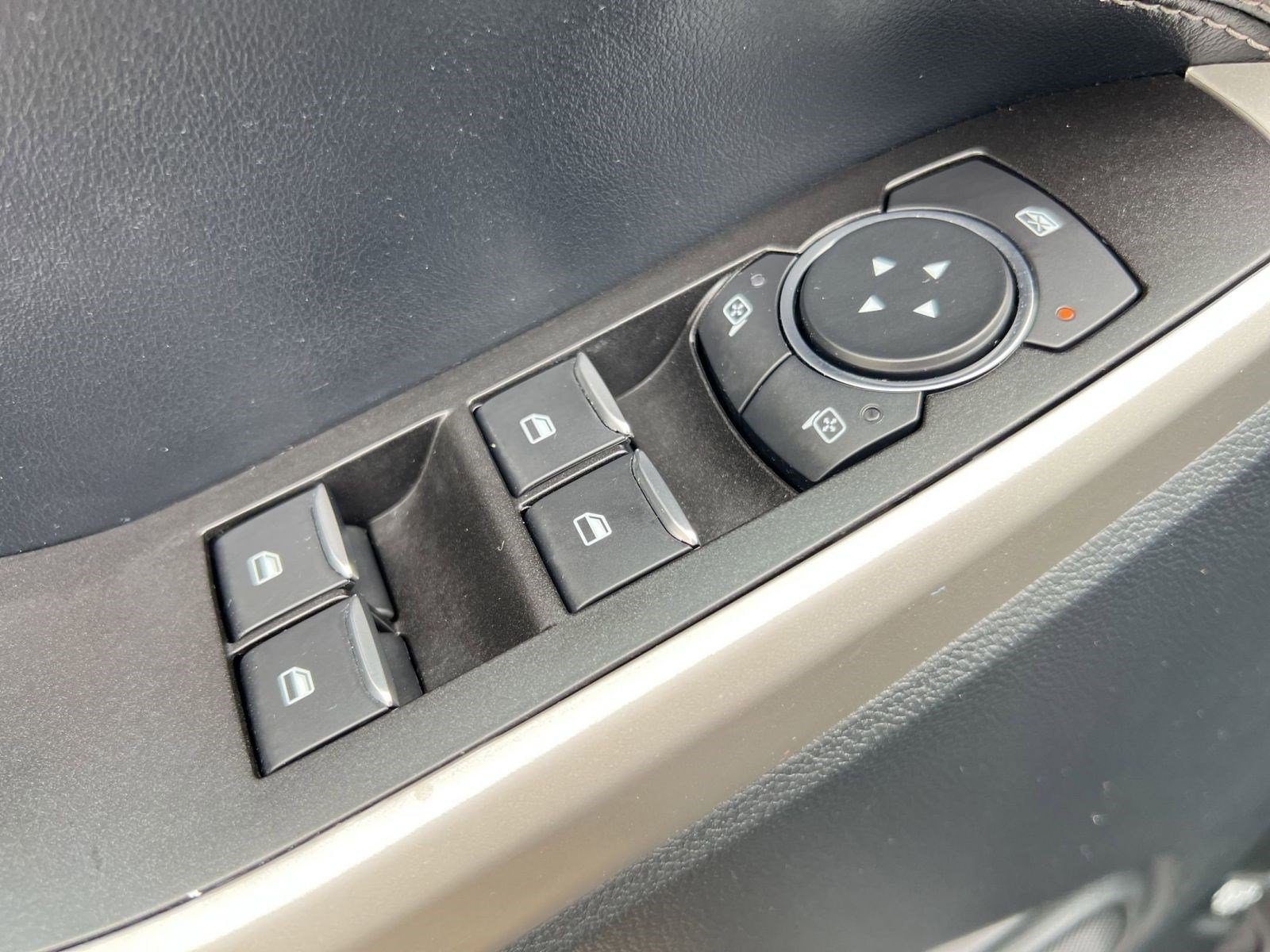 Used 2022 Ford Explorer XLT image 20