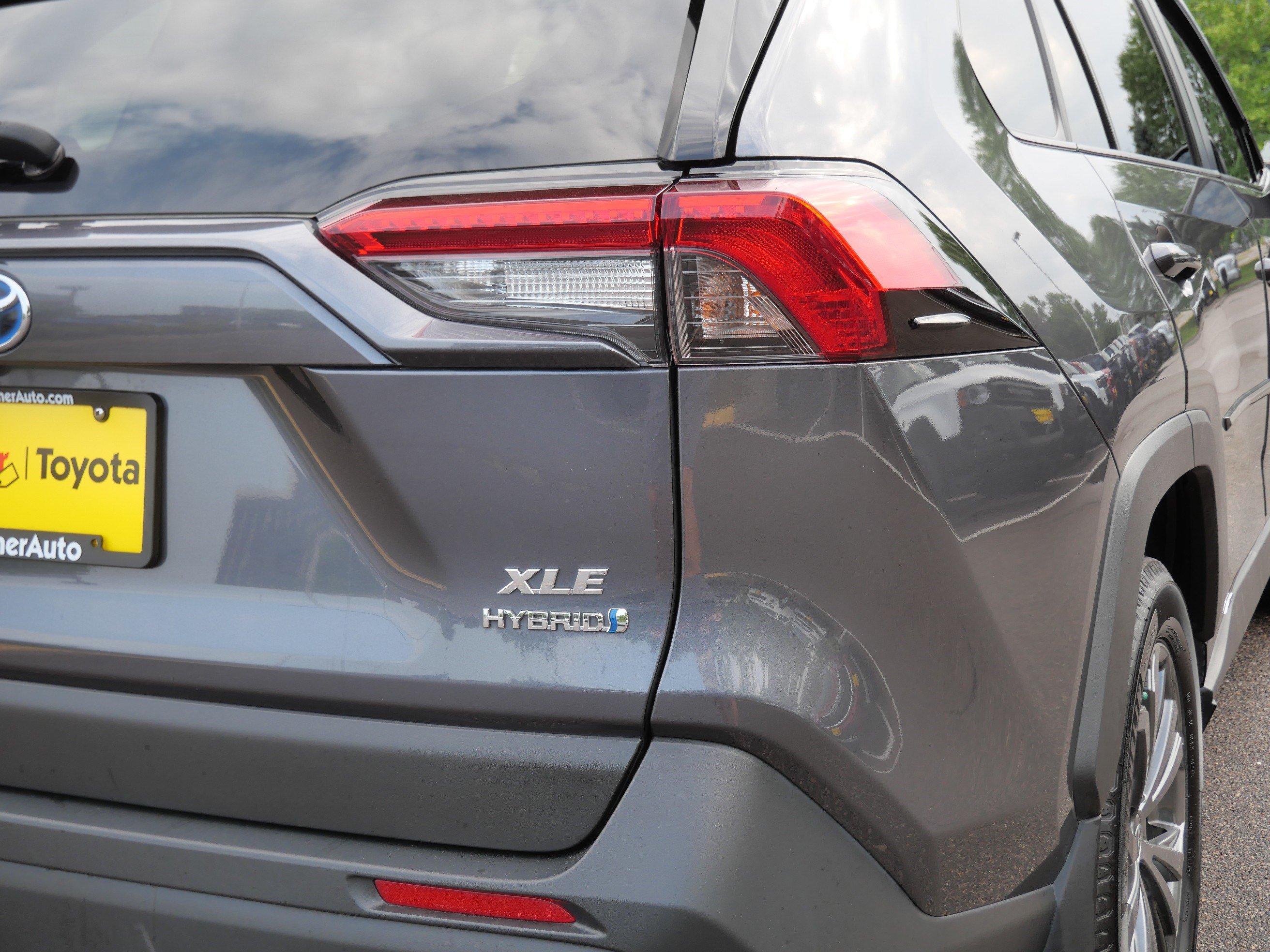 Certified 2024 Toyota RAV4 XLE Premium w/ Weather Package AWD/4WD image 18