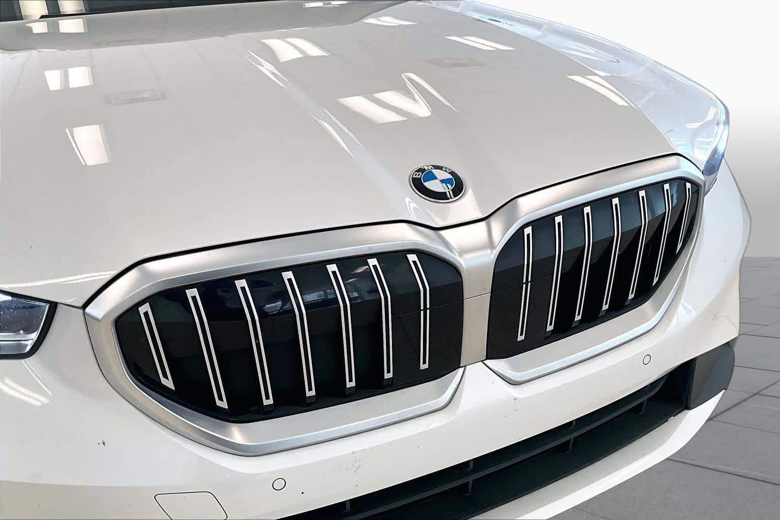 Used 2024 BMW 530i w/ Convenience Package RWD image 27