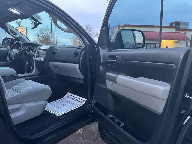 Used 2012 Toyota Tundra 4x4 CrewMax w/ Tow Pkg image 18