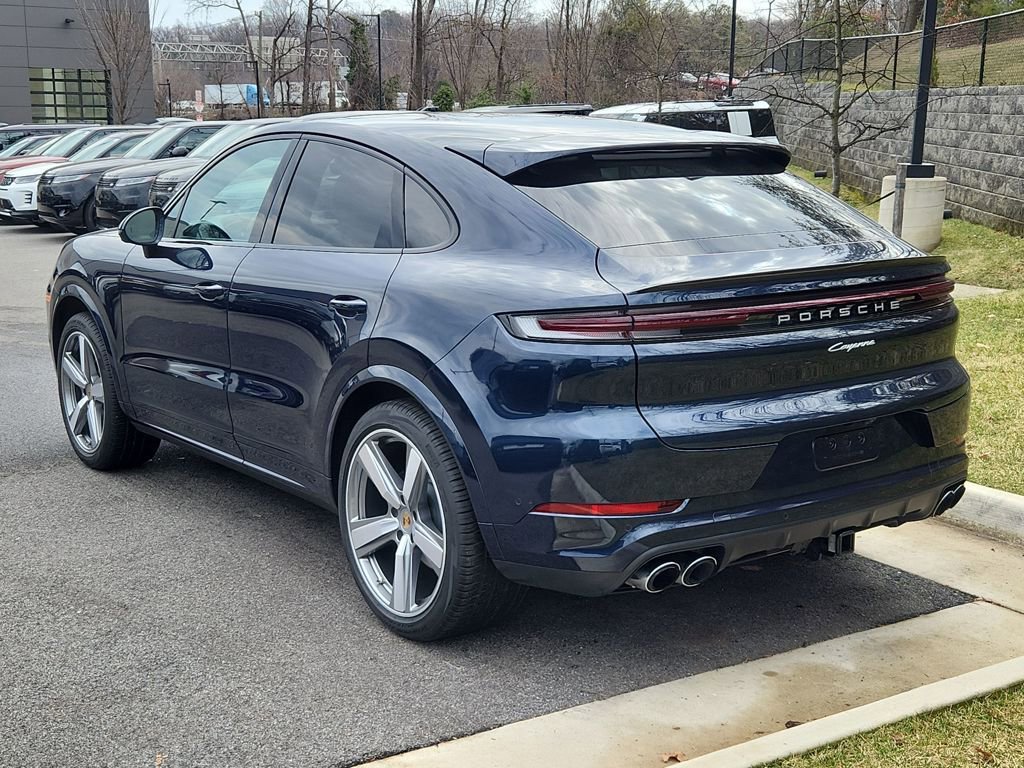 Used 2024 Porsche Cayenne Coupe image 12