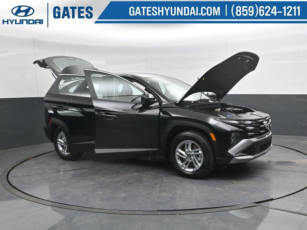 Used 2025 Hyundai Tucson SE AWD/4WD image 54