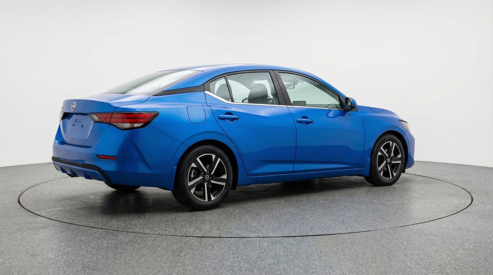 Used 2025 Nissan Sentra SV FWD image 9