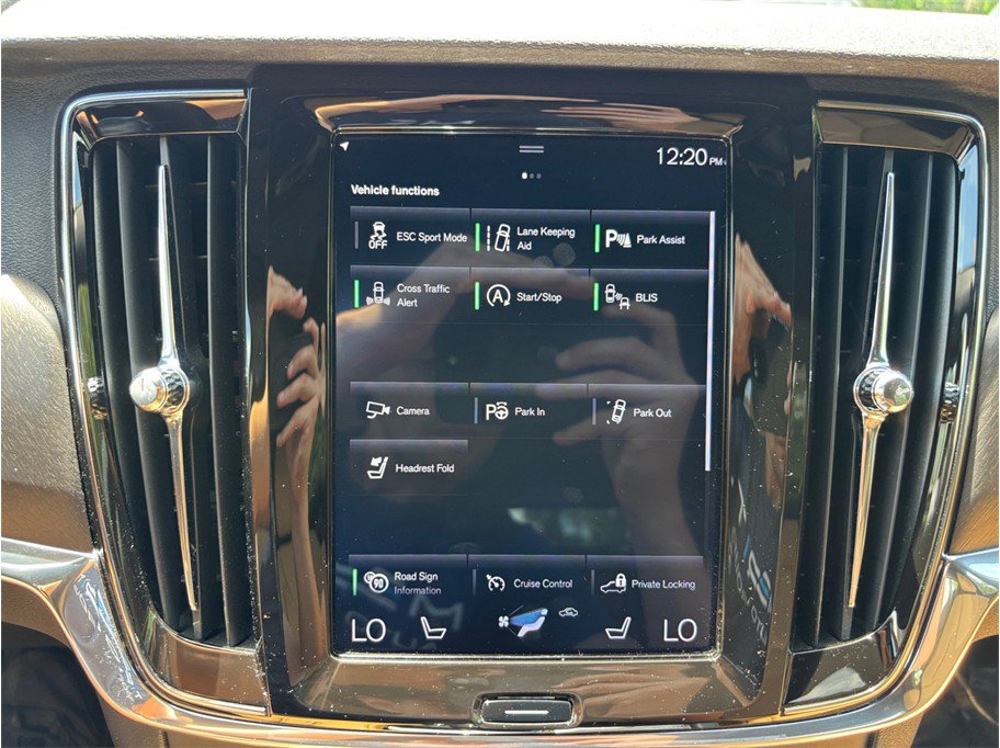 Used 2018 Volvo V90 T6 Cross Country w/ Convenience Package AWD/4WD image 35
