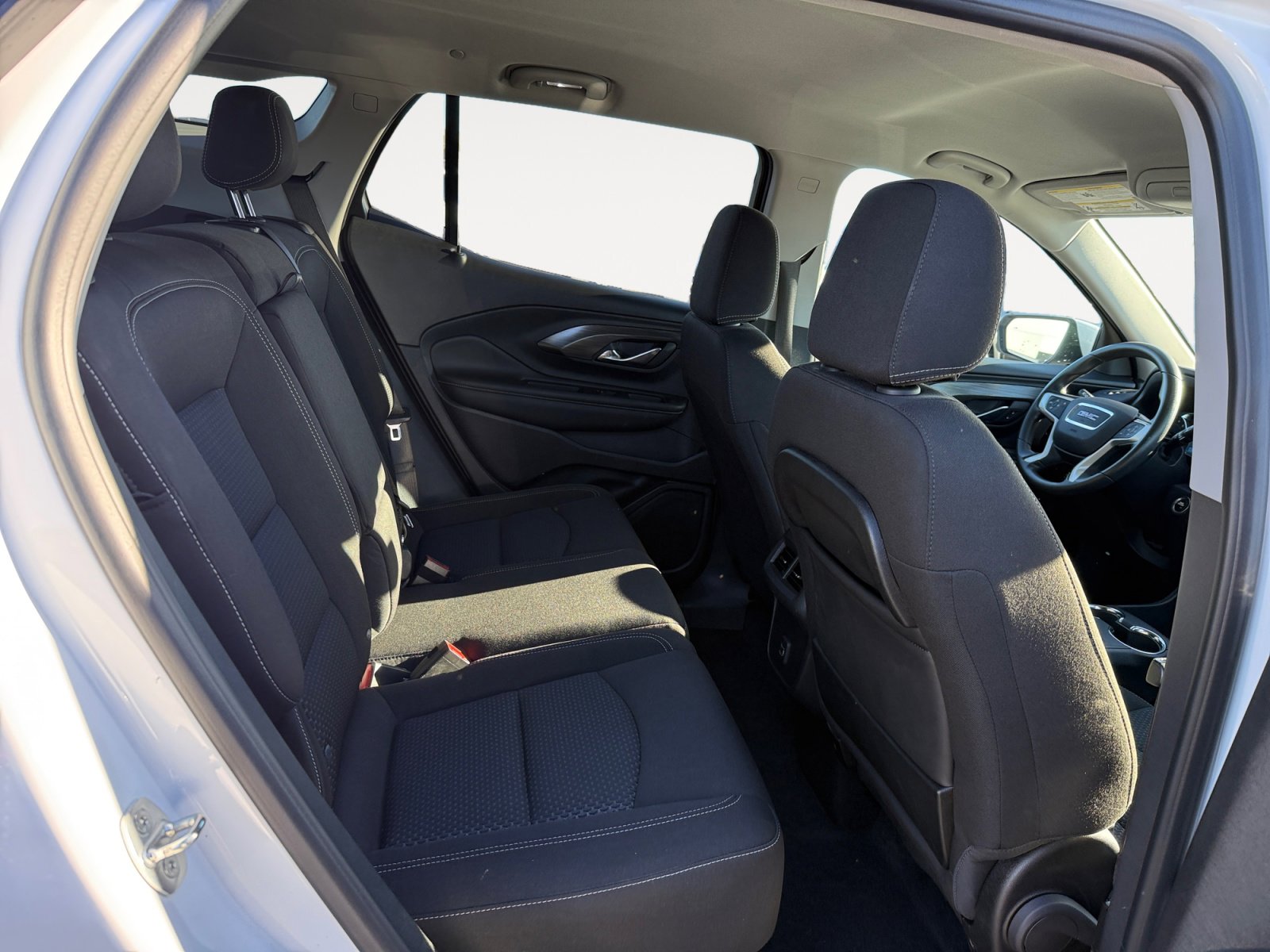 Used 2023 GMC Terrain SLE w/ Driver Convenience Package image 18