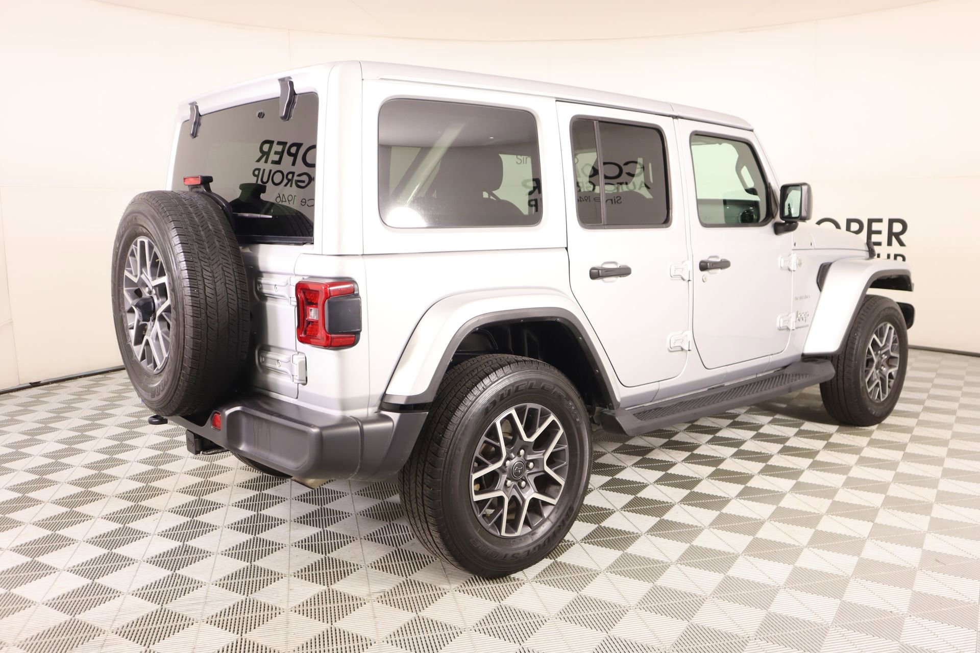 Used 2024 Jeep Wrangler Sahara AWD/4WD image 20