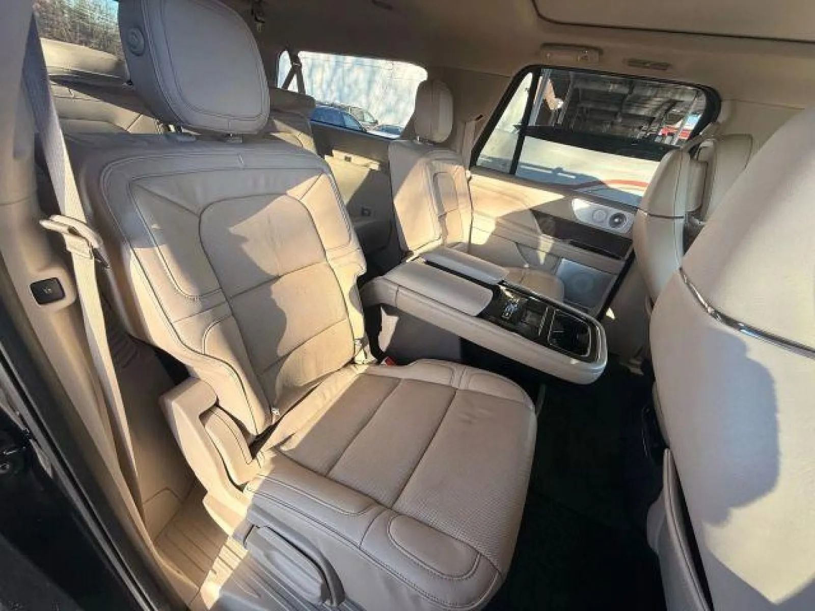 Used 2018 Lincoln Navigator L Reserve w/ Technology Package image 23