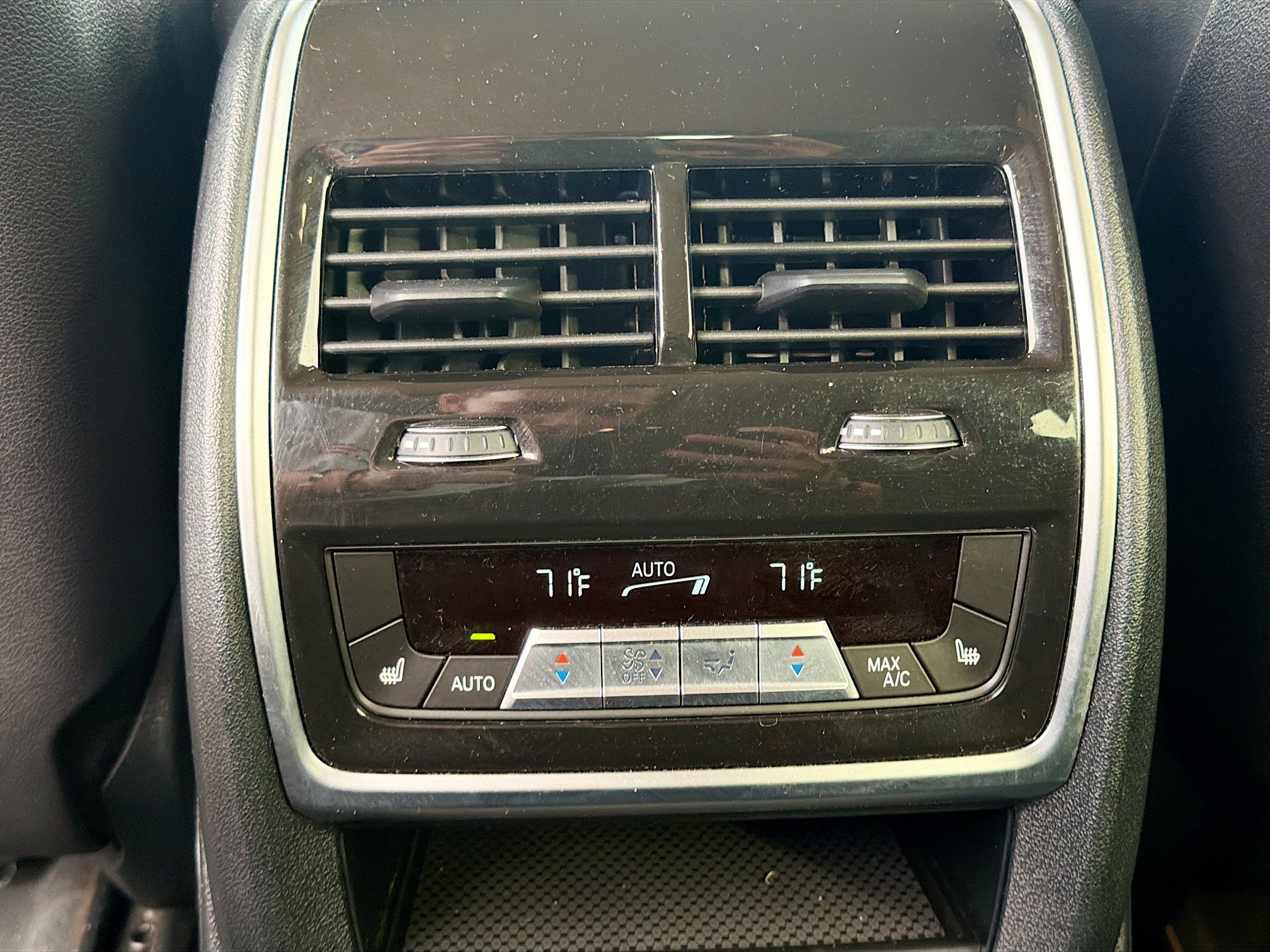 Used 2024 BMW X7 xDrive40i w/ Premium Package AWD/4WD image 21