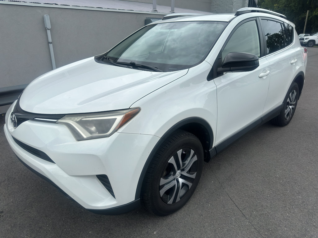 Used 2016 Toyota RAV4 LE FWD image 3