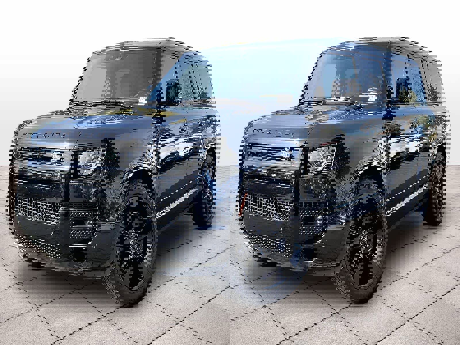 Used 2025 Land Rover Defender 130 X-Dynamic SE image 1