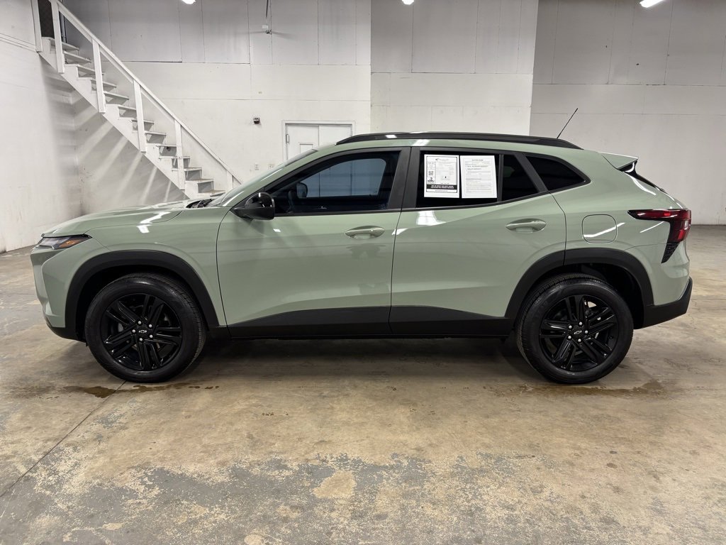 Used 2025 Chevrolet Trax ACTIV w/ Driver Confidence Package image 4